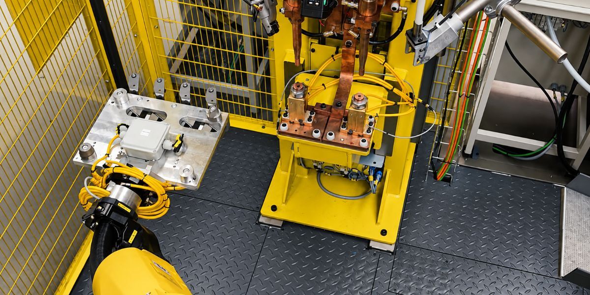 Cellule robotisée de soudage par résistance Motofil